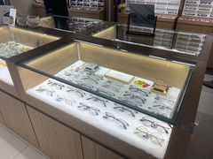-视野联行眼镜·蔡司授权店(长白万象汇店)