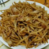 在万和汇步行小吃街买了牛肉串和羊肉串，到朋友家开整！