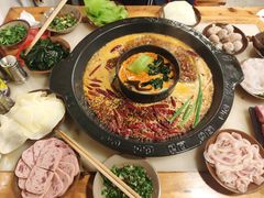 鸳鸯锅-黄潇洒老火锅(九眼桥宏济巷店)