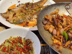 -富正毅三下锅·湘西韵味(天门山索道店)