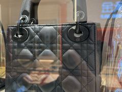 -恒一珠宝·回收黄金钻石奢侈品(灵岩南路店)