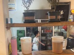-渝嘴小老弟老火锅(华新村店)