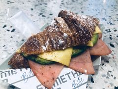 牛油果火腿芝芝-Something For(中洲湾店)