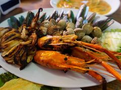 -J Daeng Seafood