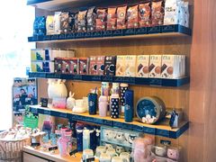 零售区-星巴克臻选(莘庄仲盛店)