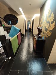 -威思丽高温瑜伽会馆