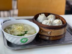 鲜肉小笼-绿杨馄饨临顿路店