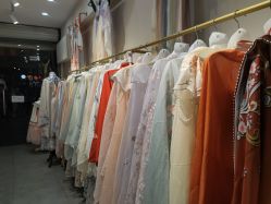 -一揽芳华汉服旗袍体验馆(拙政园店)