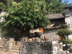 -高荡千年布依古寨旅游景区