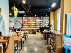 -房角石咖啡与书(吉大南校店)