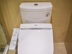 -上海虹桥君丽假日酒店(娄山关路地铁站店)
