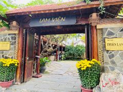 -Lam Vien Restaurant