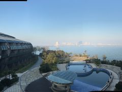 -上海滴水湖皇冠假日酒店