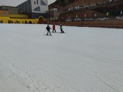 -采薇庄园四季滑雪场