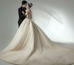 -喜爱高定婚纱摄影