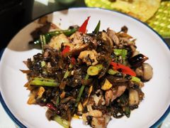 酸菜炒肉-茶花妹子云南餐厅(传媒大学店)