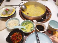 -洪氏嗨捞·猪肚鸡火锅(阳光天地店)