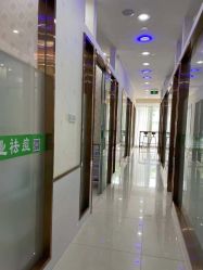 -苗医生专业祛痘·皮肤管理