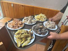 -东巴谷野生菌火锅餐厅