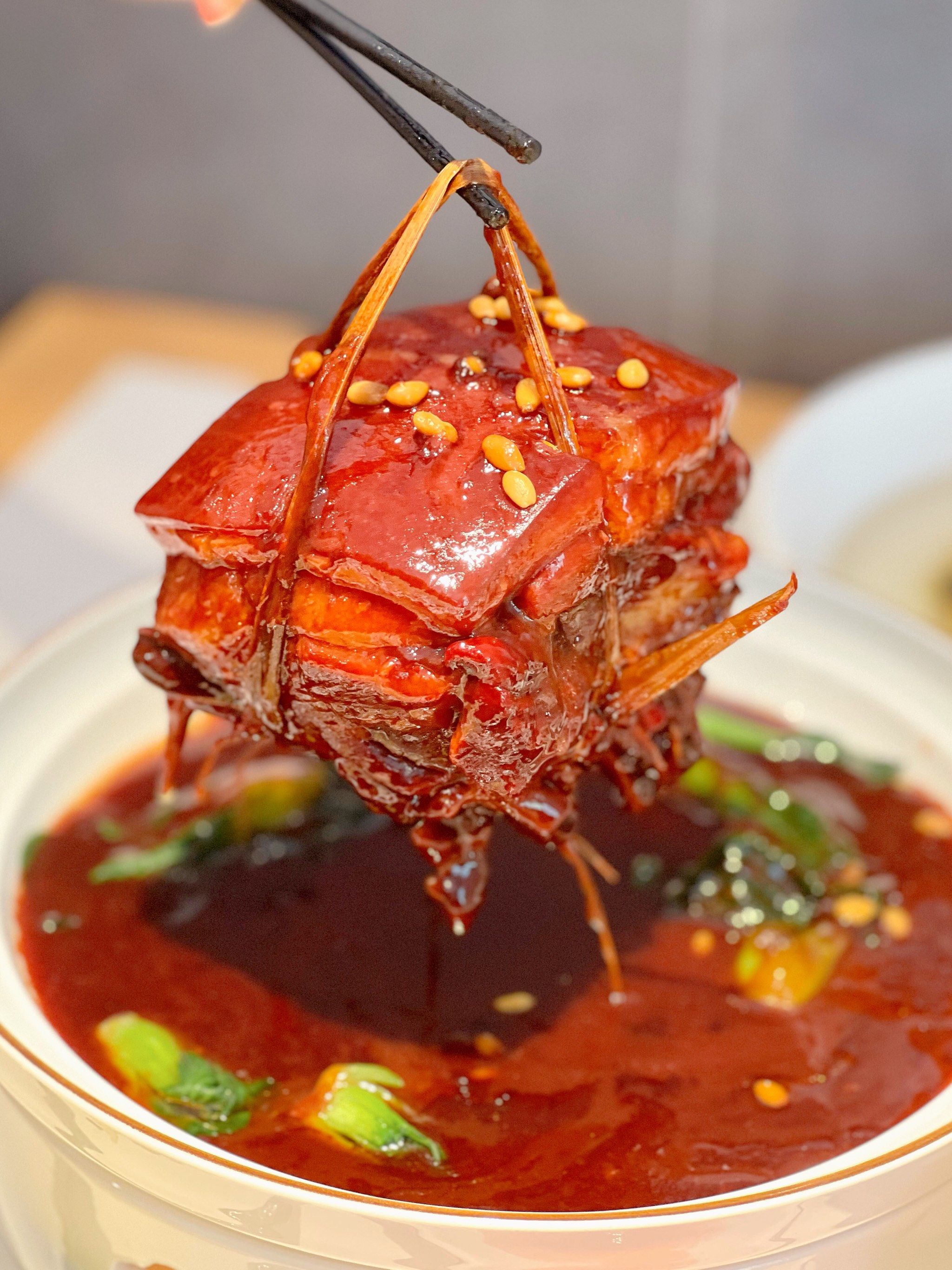 n本苏州人墙裂推荐‼️

🥩稻草扎肉
好扎实的一块肉