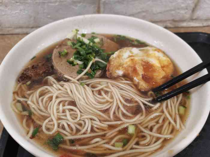 祥和面馆(定西路店)-"辣肉面很好吃,不怎么辣!天天生意好得来象.