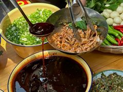 -拈签一笑黄牛肉辣卤串串