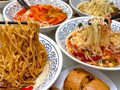 -李与白包子铺(桐梓林店)