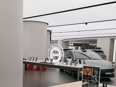 -华为智能生活馆(上海中山公园龙之梦)