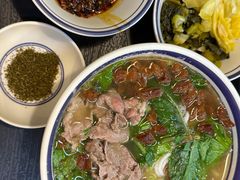 -云阿蛮云南生烫牛肉米线(奉贤路店)