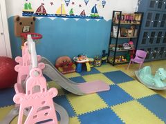 -蓝鲸奇亲子游泳俱乐部