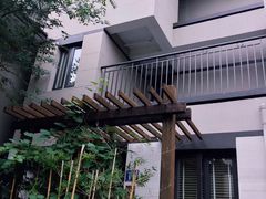 -田园东方蜜桃村的田野营地