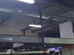 -世纪都会-停车场