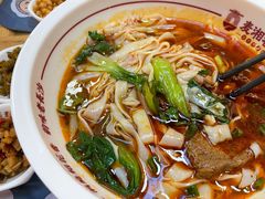 招牌红烧牛肉米粉-呷佬·长沙手工米粉(金沙江路店)