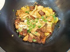 -70後铁锅炖(坡博总店)