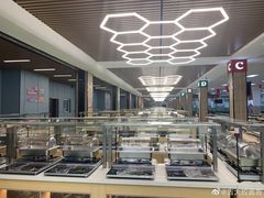 面包甜点陈列柜-吉林大学前卫南校区-湖畔餐厅