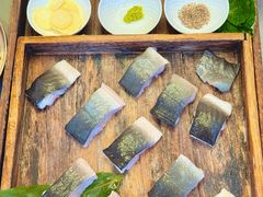 -围炉肉舍•炭烤活鳗•丹东海鲜烤肉(步行街店)