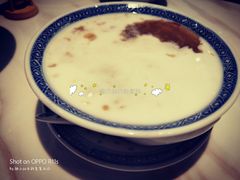 桃胶牛奶-老廣糖水铺(乐汇城店)