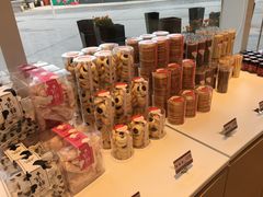 零售区-好利来(万卉路店)