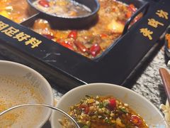 -老牌坊云南鱼豆花火锅(哈西万达店)
