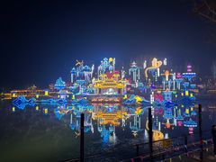 -淄博花灯齐彩城