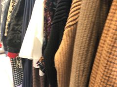 -BALENCIAGA(比斯特苏州购物村店)