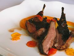 碳烤乳鸽配青豆碎佐旱金莲花醋汁-Jean Georges