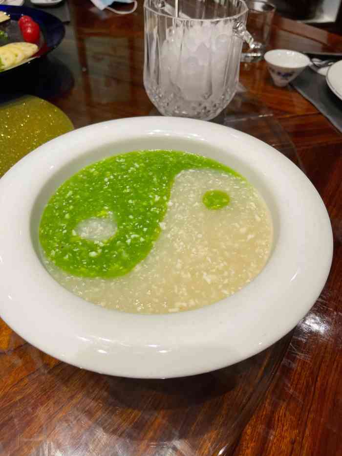 秋萍茶宴(东大名路店)-"有事去了虹口,几个人就近找了家餐厅,进店.