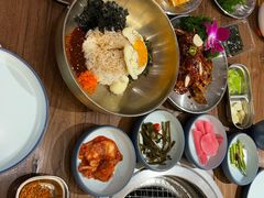 -明洞阿姨·韩式酱蟹烤肉·创意料理(三元桥店)