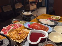 -老牌坊云南鱼豆花火锅(哈西万达店)