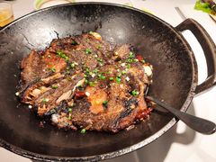 锅烧深海碟鱼头-大份-开海·红岛海鲜虾水饺(石老人店)