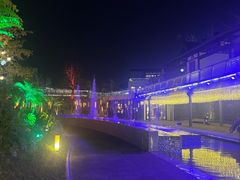 -茅草房·河畔园林火锅