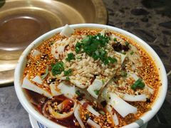 -沪小二炭火蛙锅(淮海中路美食不夜城店)