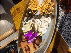 -老牌坊云南鱼豆花火锅(哈西万达店)