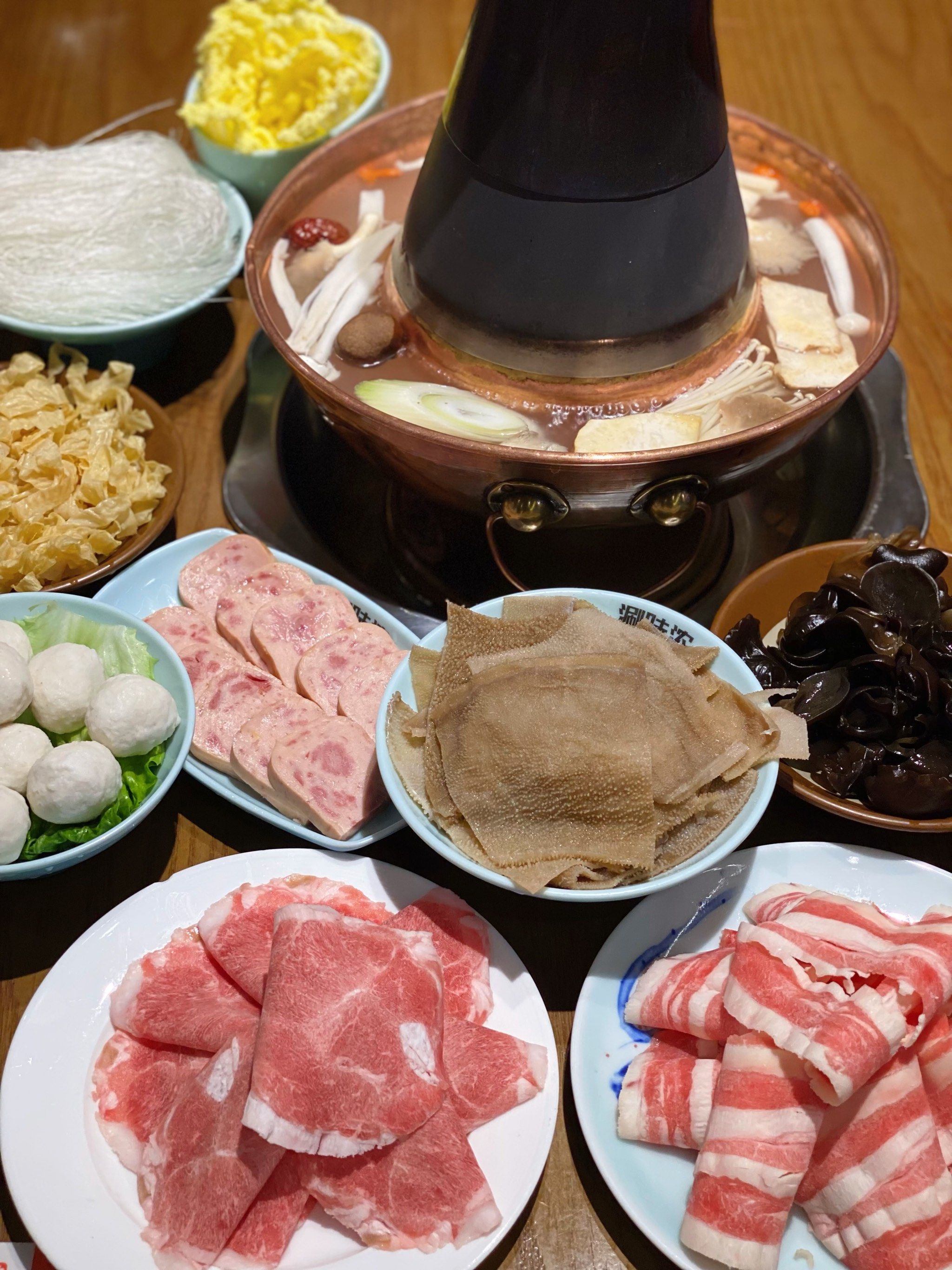 藏在武林夜市的涮味浓老北京铜炭火锅|养生滋补